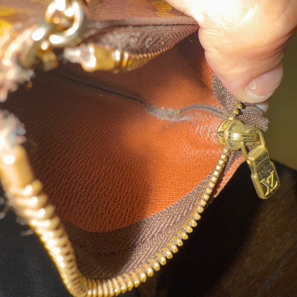 AUTHENTIC LOUIS VIUTTON KEY CLES - Picture 10 of 13